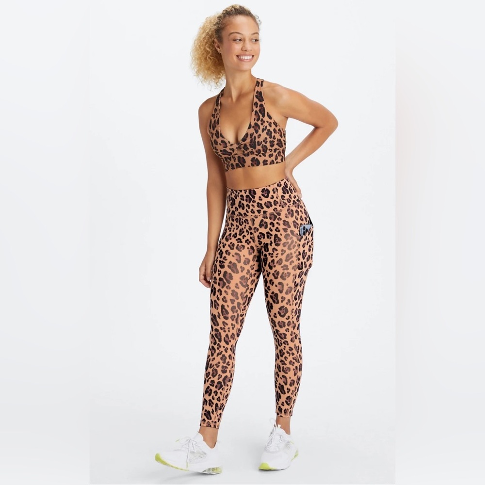 Fabletics Leopard SET -both top and bottom